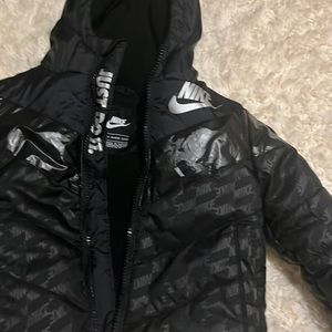 Nike light weight coat/jacket size 2t unisex